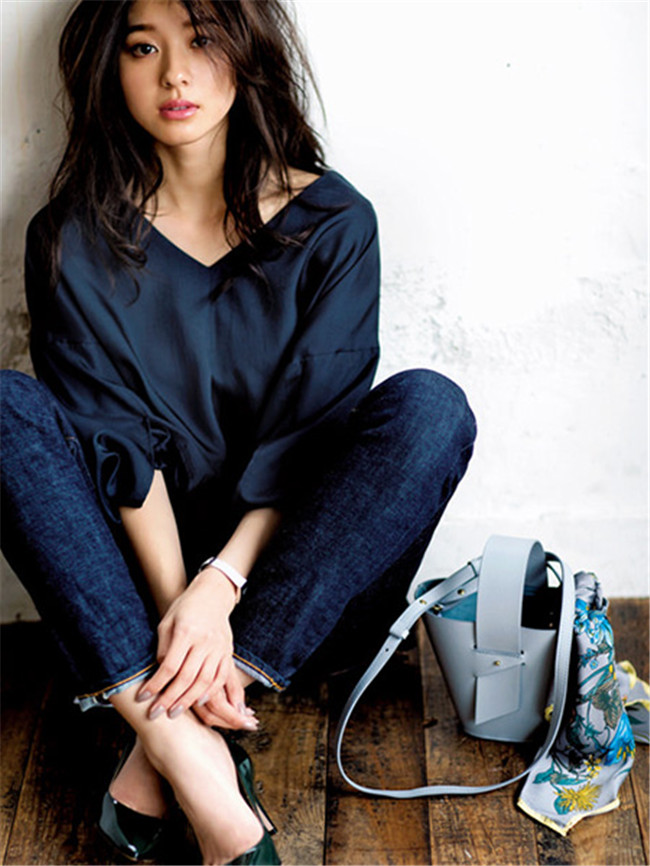 你缺的不是一件衣服而是气质,你缺的不是衣服而是一件品牌