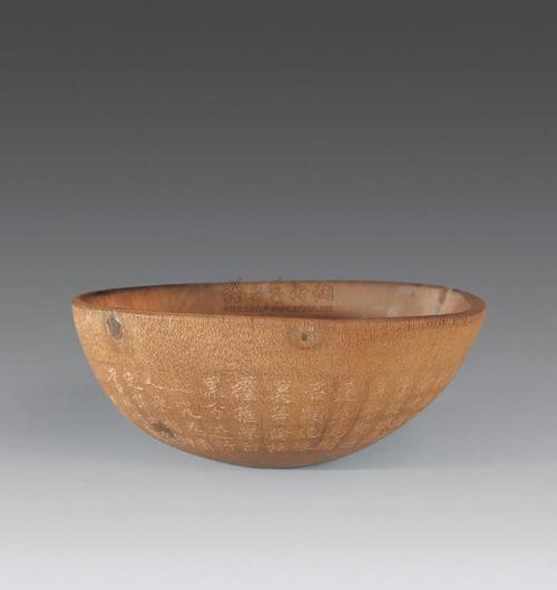 唐鸳鸯莲瓣纹金碗距今多少年,鸳鸯莲瓣纹金碗图案什么意思