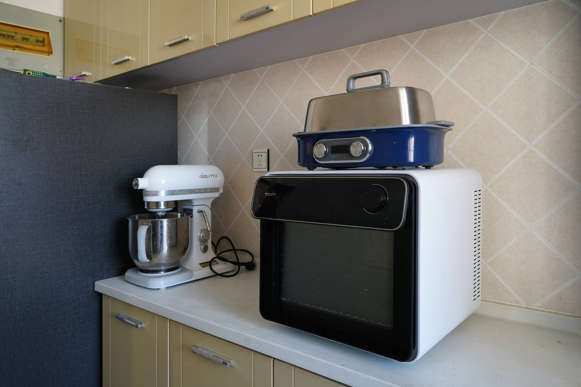 扩展式插座和轨道插座哪个好,嵌入式轨道插座和普通轨道插座