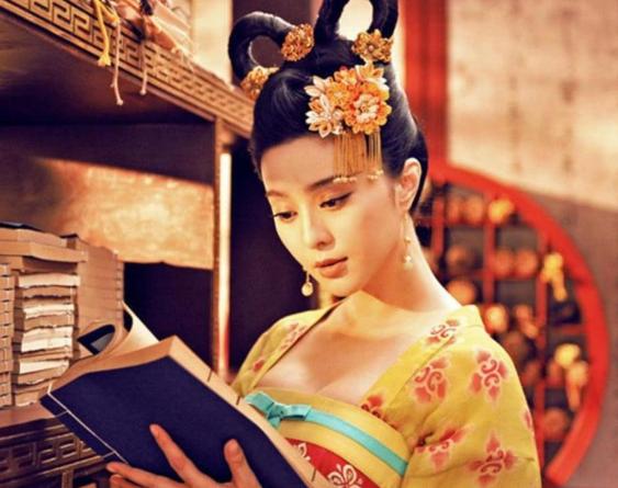 武则天选男宠条件苛刻，1986年一女子模仿她称帝，封4名少年为妃