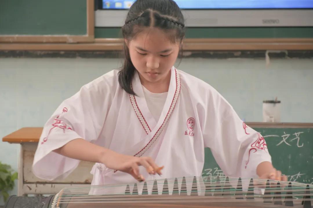 儿童庆祝建党100周年文艺汇演,庆祝建党百年文艺演出儿童合唱