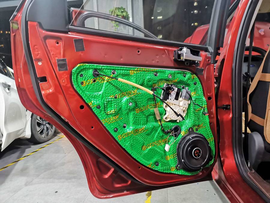 福克斯隔音改装潍坊,福克斯音响改装哈曼卡顿