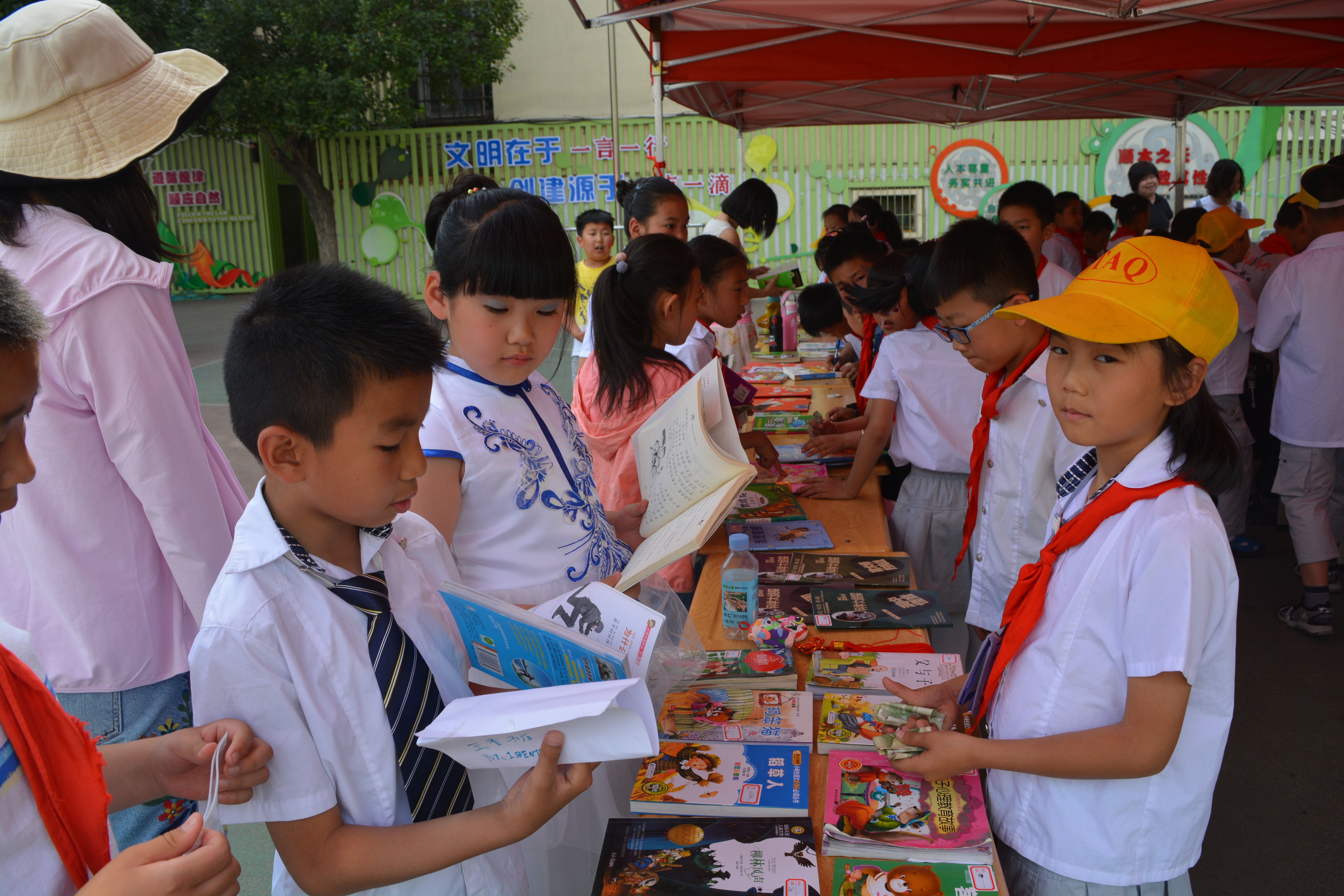 书香浸润童年阅读点亮人生幼儿园,太原解放路小学庆六一活动