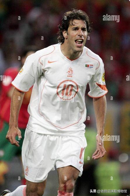 弗格森施压裁判,弗格森公开给穆里尼奥施压