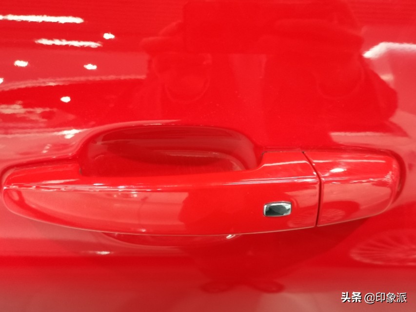 大黄蜂跑车科迈罗敞篷版高配,科迈罗大黄蜂敞篷版噪音大吗