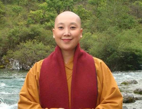 龚琳娜与韩红谁出道早,龚琳娜与韩红唱功谁好