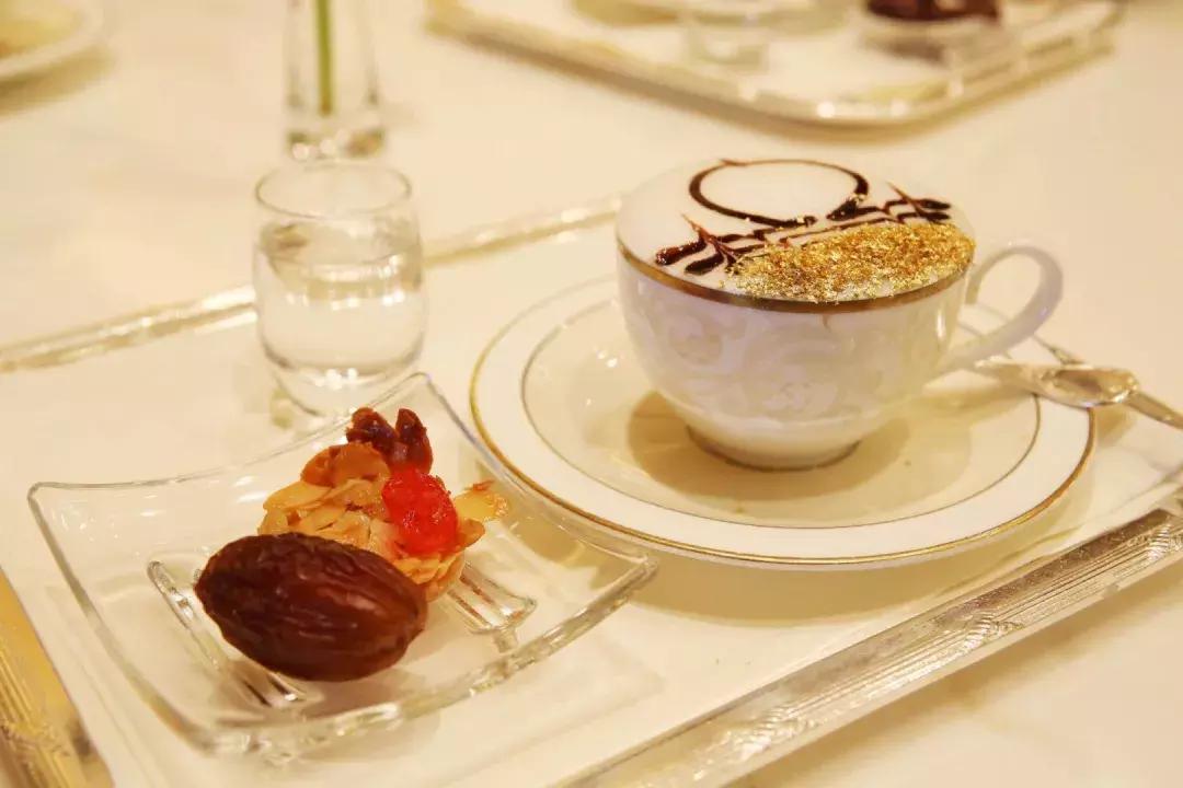 阿布扎比惊艳的地方,阿布扎比非凡之旅