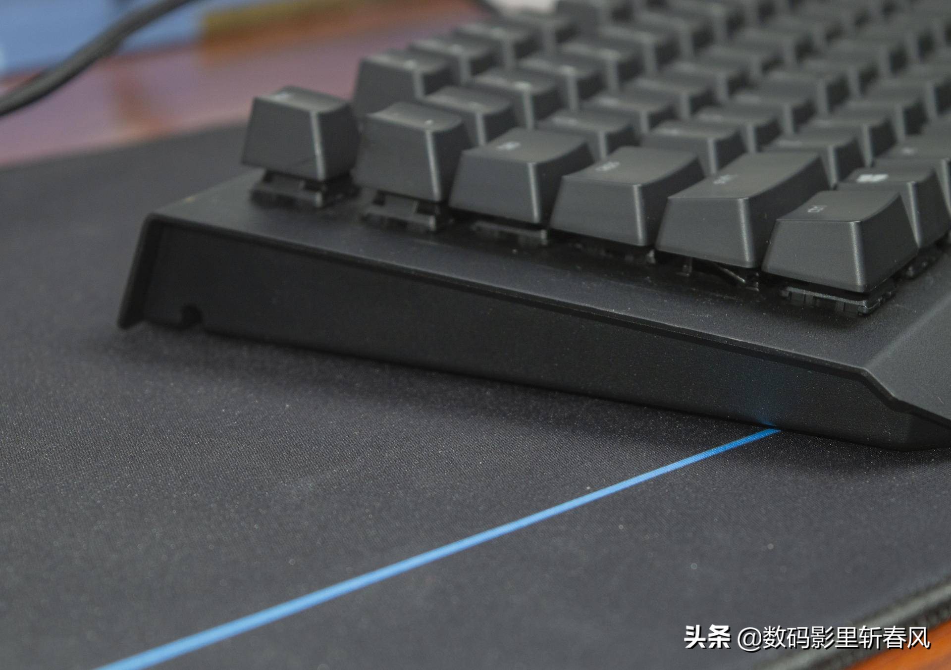 雷蛇黑寡妇蜘蛛幻彩版v2价格,雷蛇黑寡妇蜘蛛x幻彩版怎么清洗