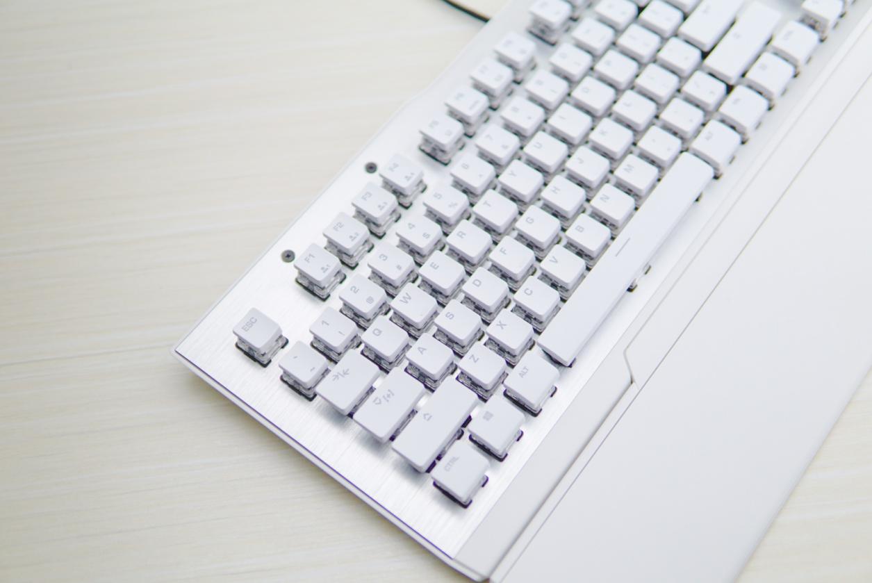 冰豹vulcan光轴键盘,冰豹发布吃鸡电竞机械键盘泰坦轴