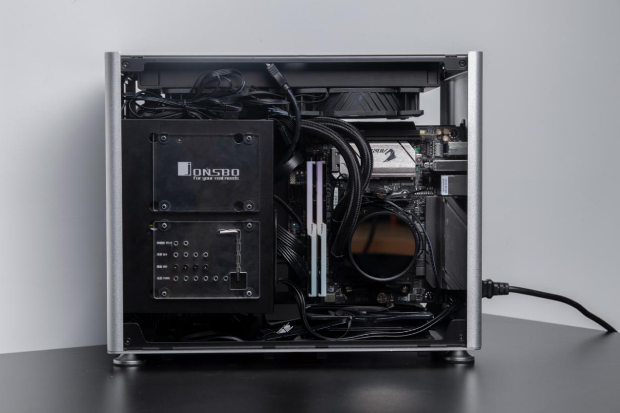 锐龙r73700x游戏体验,itx游戏主板推荐