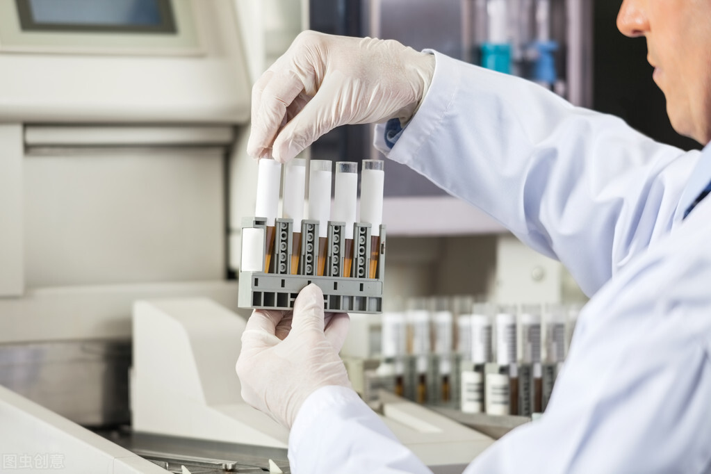 小伙得高血压不控制会怎么样,年轻人得高血压不吃药能不能好