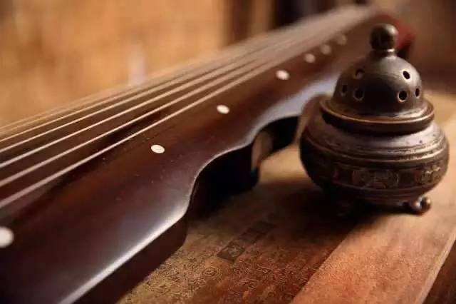 古代文人墨客随身物件,古代书生背的琴剑书箱