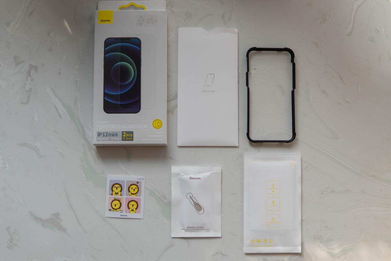 iphone12钢化膜黑边好还是透明好,倍思苹果12钢化膜防尘