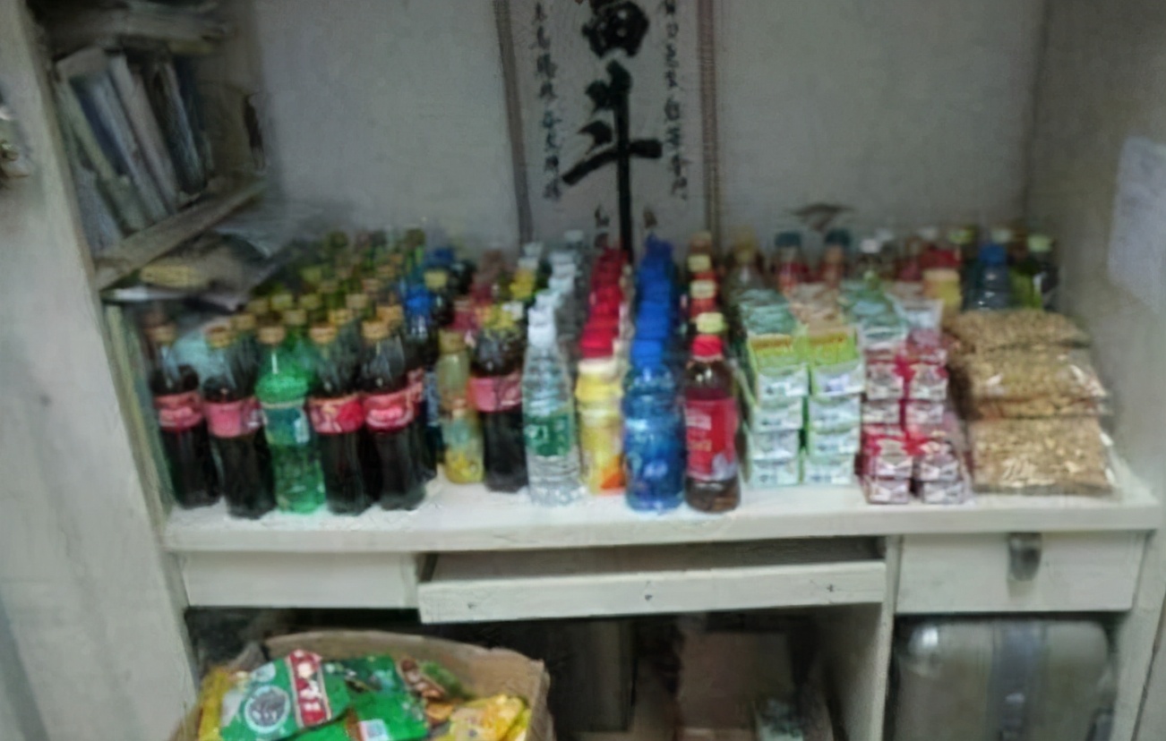 大学宿舍开小卖部3年赚20万,大学生在宿舍开小卖部赚30万