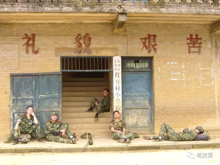 象牙塔外或美的几种可能，谨以此文送给军医大学毕业生李跃华