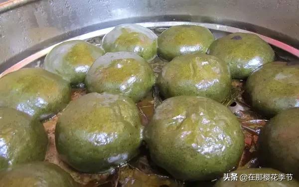 一位客家妈妈用艾草煮水给儿子洗澡,结果万万没想到...