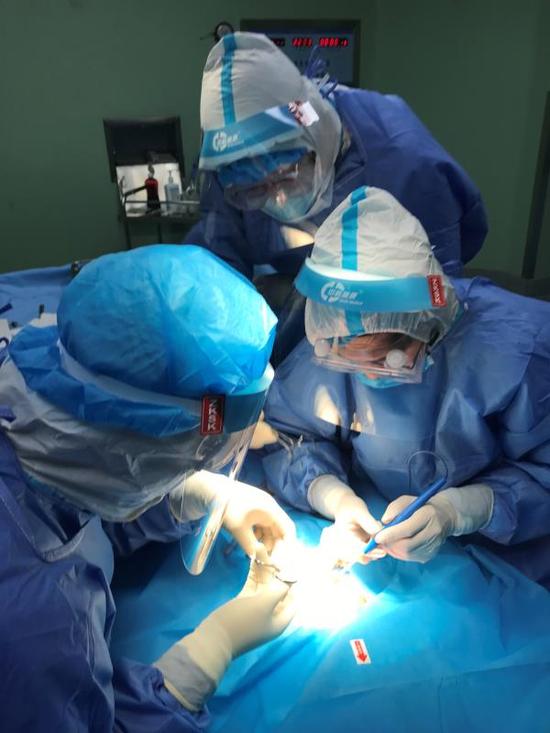 儿童脾破裂怎么办,脾脏破裂保守治疗还是切除