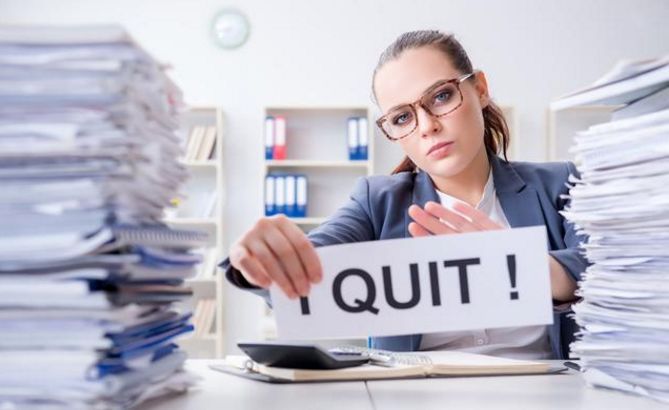 怀孕了辞职老板不发工资怎么办,怀孕了如何向老板辞职并要工资