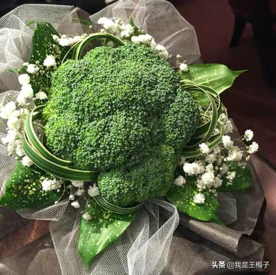 大年初三情人节送什么礼物,玫瑰花情人节礼物