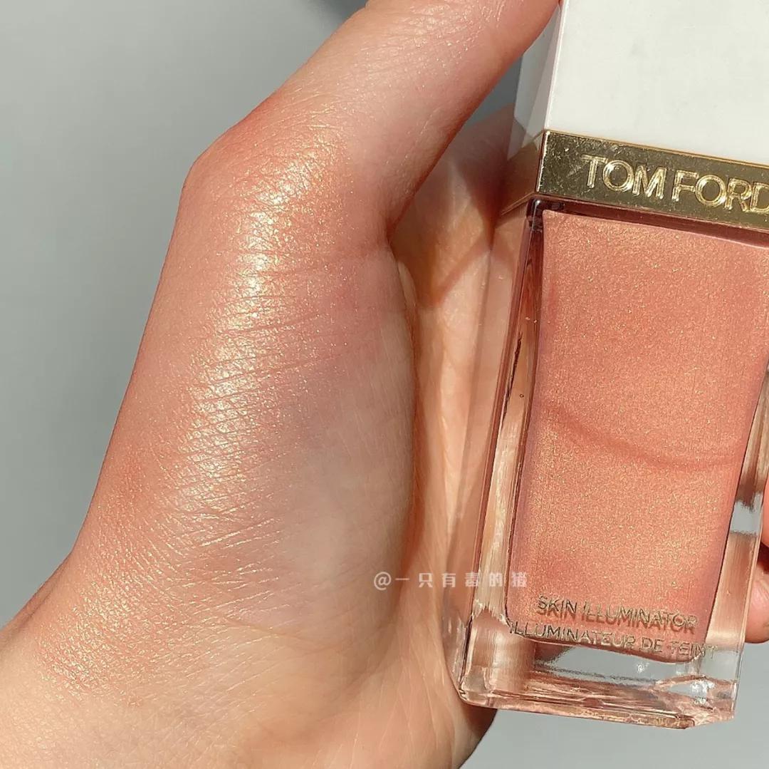 黄皮新手彩妆教程视频全集,适合黄皮的大牌彩妆推荐眼影