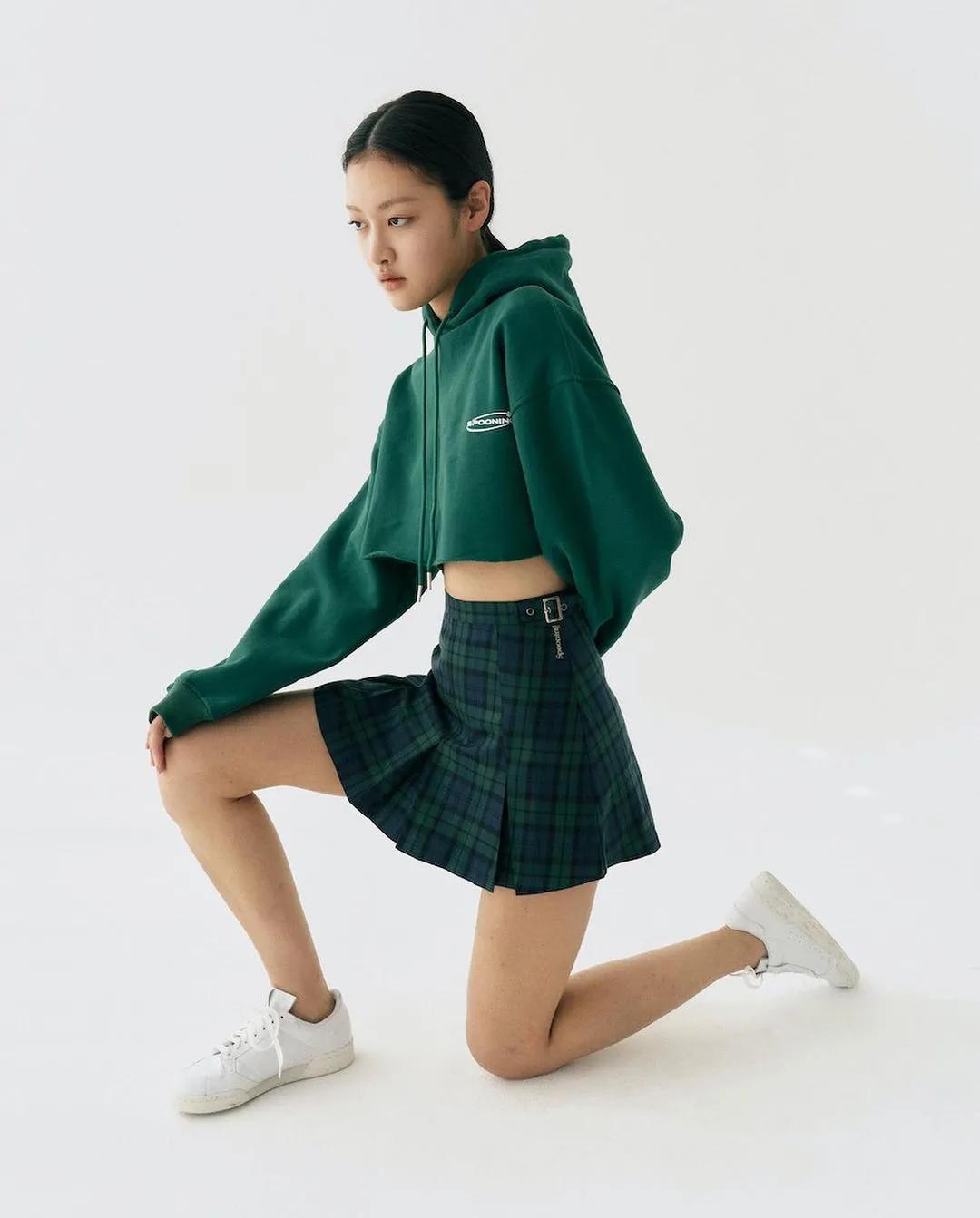 王嘉尔炸裂现场宣美 (王嘉尔宣美最新视频)