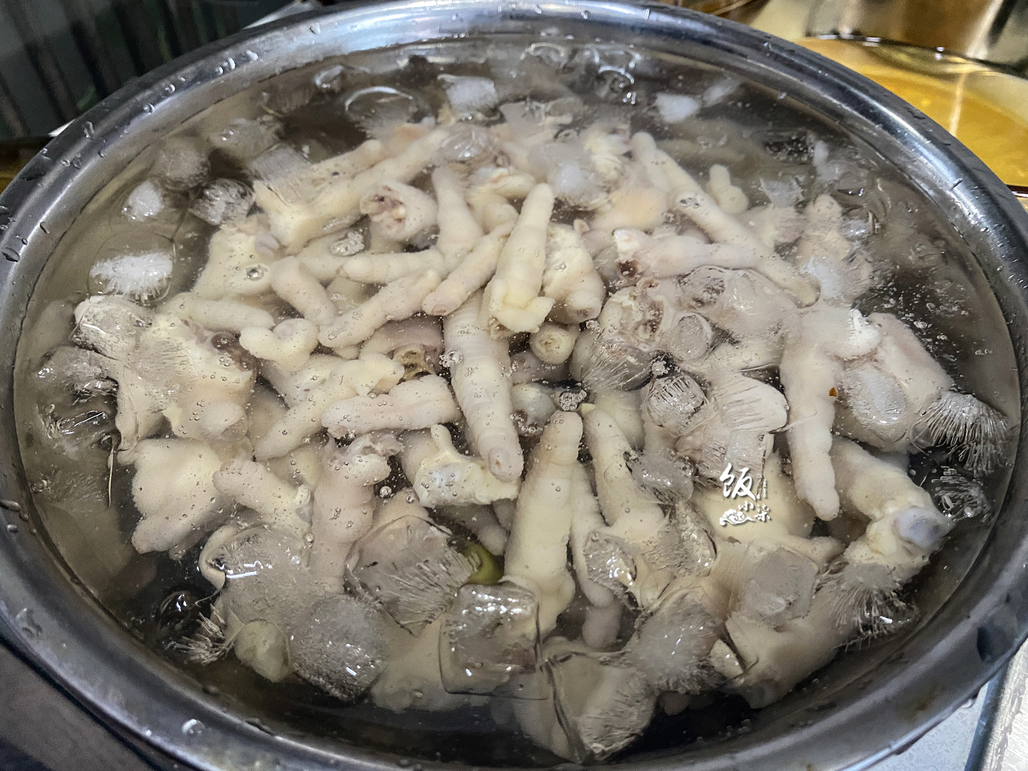 泡椒柠檬鸡爪无骨鸡爪的正宗做法,做泡椒鸡爪为什么汤凝固了