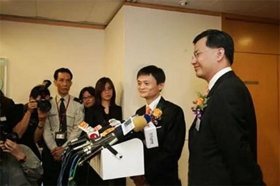 上海男人，身家过亿，29岁当上500强总裁，却被马云扫地出门