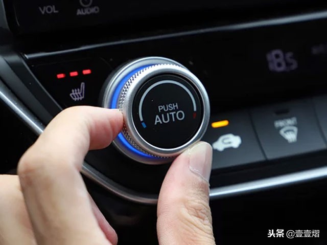 雅阁凌派和思域哪个比较好一点,雅阁对比凌派