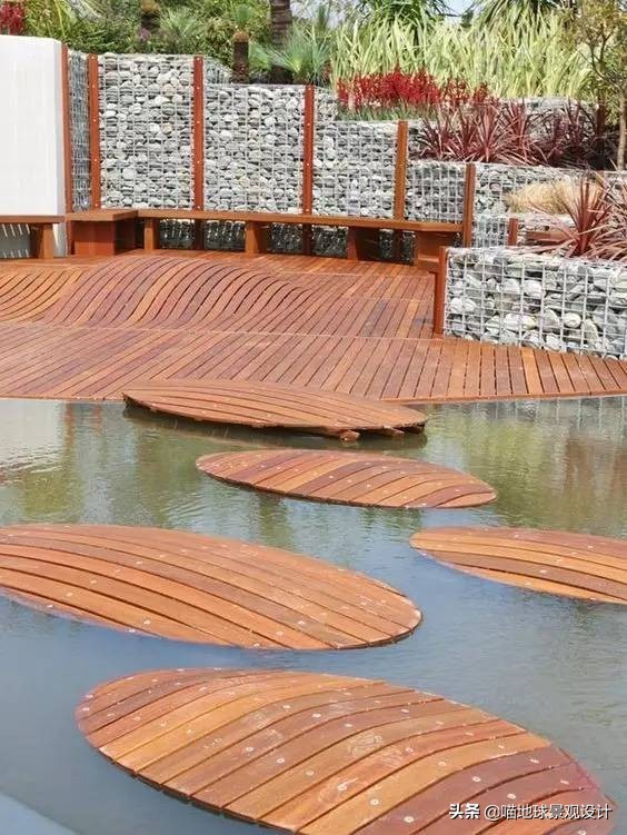 木铺装在私家庭院中的巧妙运用，是个学问