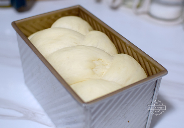 吐司烤完不好切,吐司很柔软拉丝但不够筋道