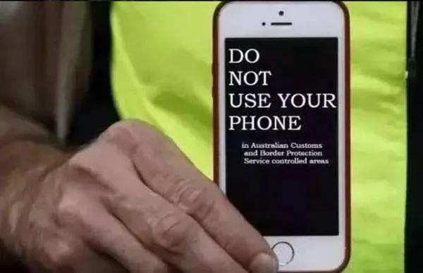 留学生被查手机,留学生在机场被拘捕