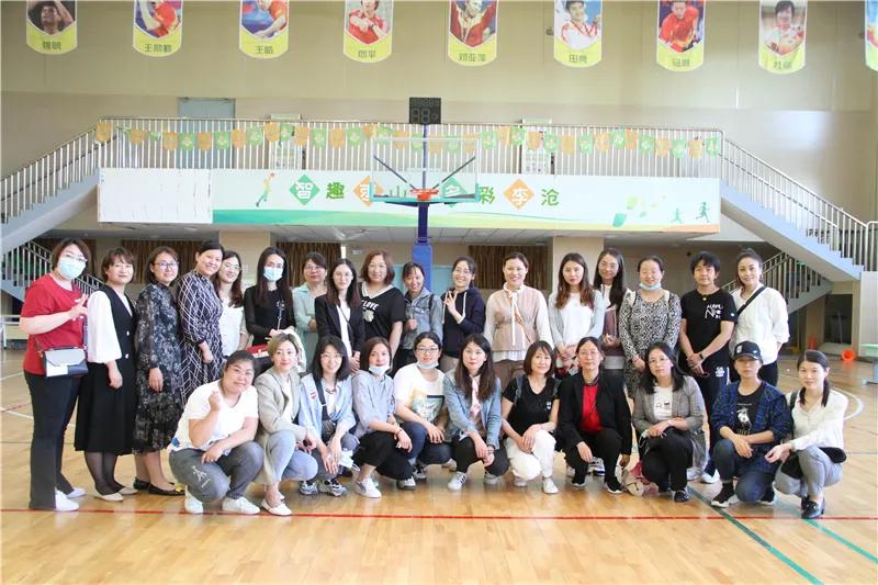 让教育和生活相连——青岛枣山小学开展年级研究性学习活动