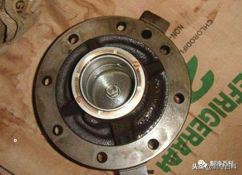 半封闭式活塞压缩机优缺点,半封闭活塞式压缩机故障分析视频