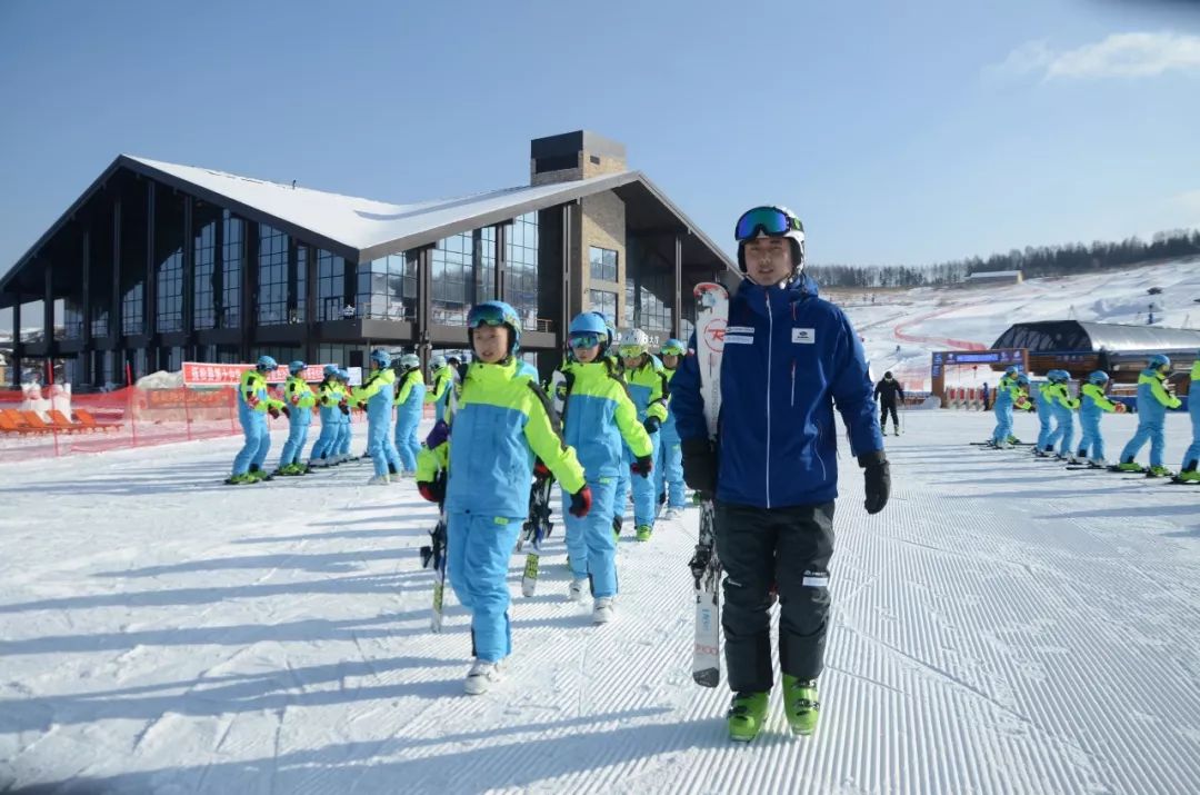 滑雪亲子训练营,冰雪亲子营