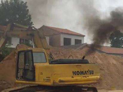 大师兄,师傅被会喷烟妖怪抓走了!挖掘机欲哭无泪