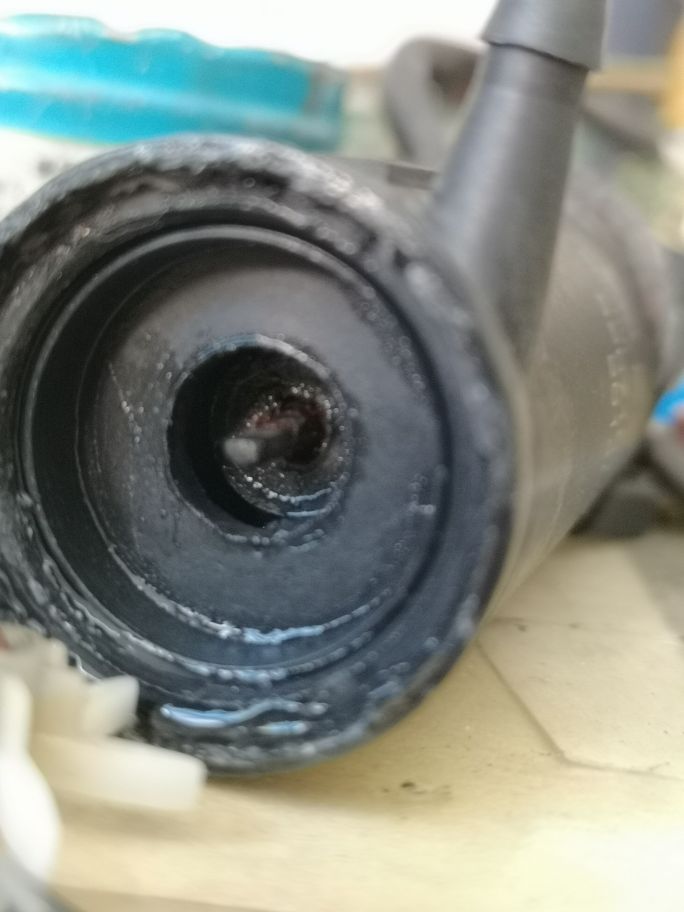 东风小康k02喷水壶电机卡死不转，继续维修