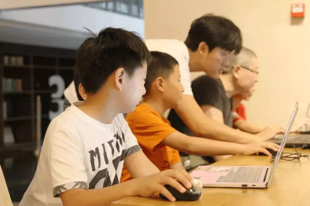 高考放榜正能量,高考放榜之一举夺魁素材