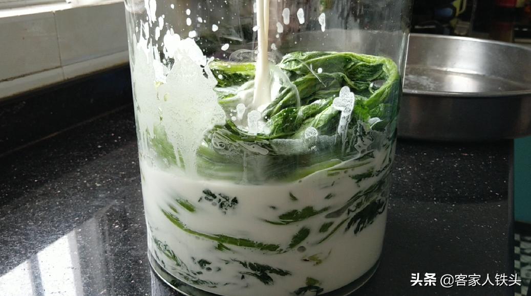 家庭自制酸菜的做法窍门是什么,简易酸菜怎么泡制又脆又好吃