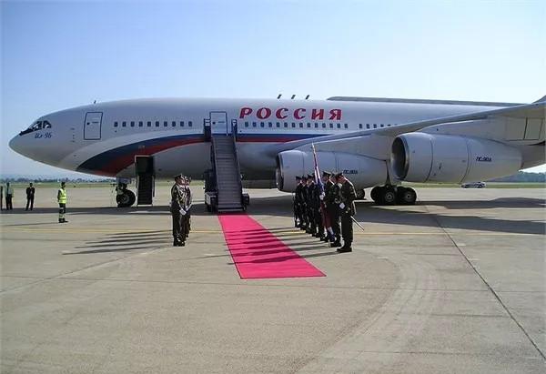 空军一号最远航程,空军一号75周年纪念