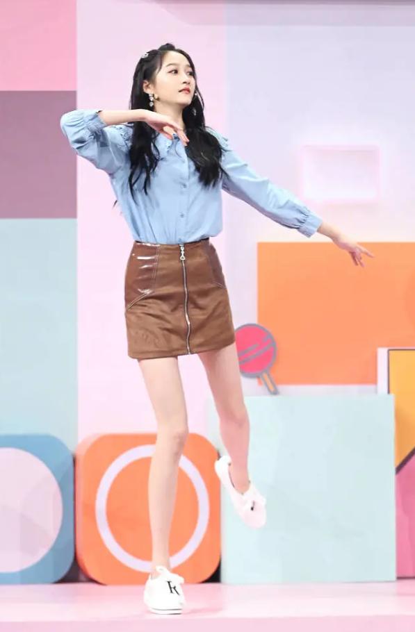 楣挎櫁鎹″埌鍏虫檽褰ょ殑涓滆タ,楣挎櫁鍏虫檽褰ゅ績鐩腑鐨勫コ涓昏