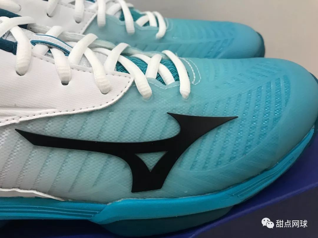 美津浓足球鞋wave系列评测,美津浓waveup足球鞋开箱测评