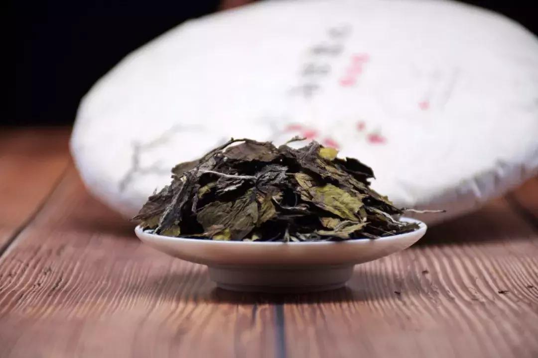 买茶的“望、闻、问、沏”