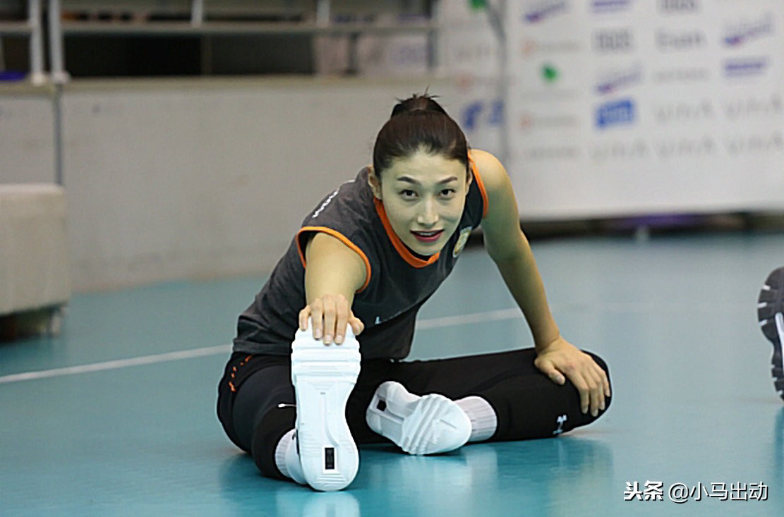 金软景签约伊萨奇巴希,金软景金希澈排球