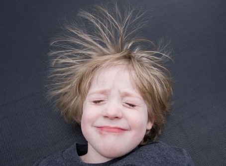 孩子头发发黄什么原因,孩子头发发黄怎么回事该怎么办