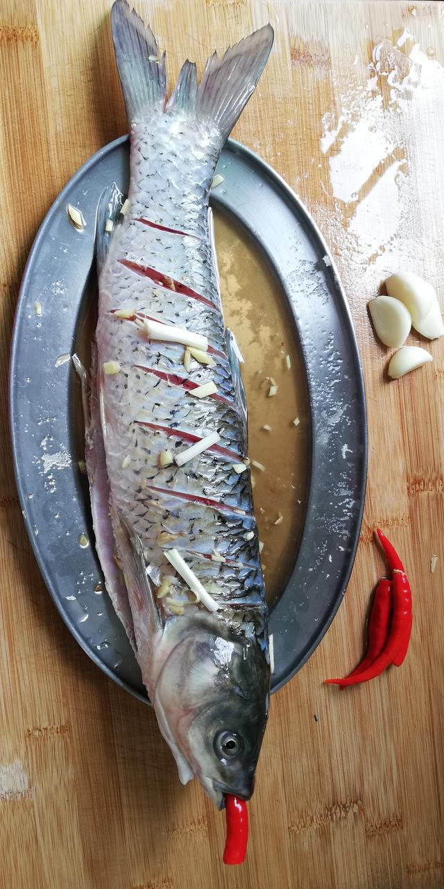 做红烧鱼鲤鱼好吃还是草鱼好吃,花鲢鱼与草鱼哪个适合做红烧鱼