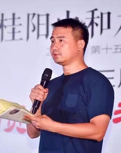 逆向思维诗十首,三位诗人