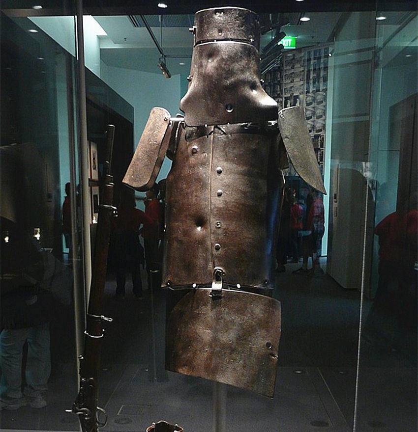 防弹衣怎么防子弹的,防弹衣能抵挡几个子弹