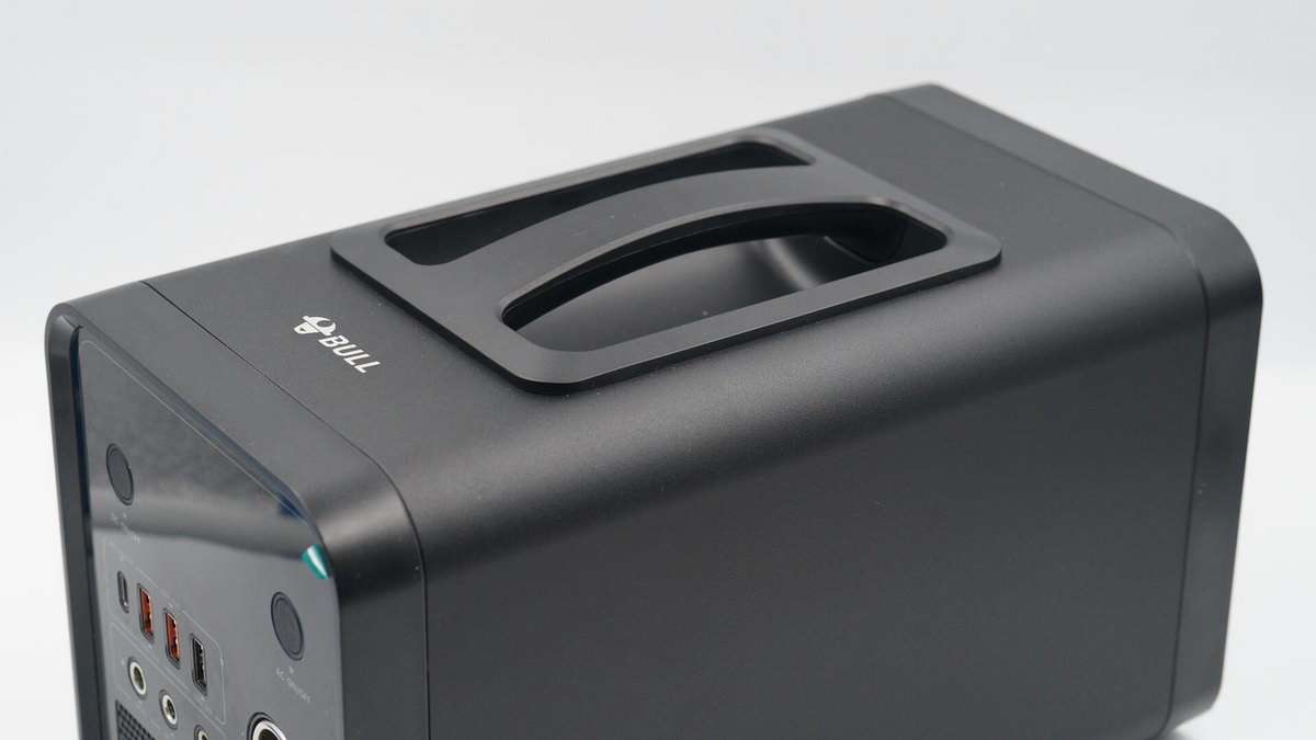 公牛便携式电源拆解,公牛1800w户外电源拆解