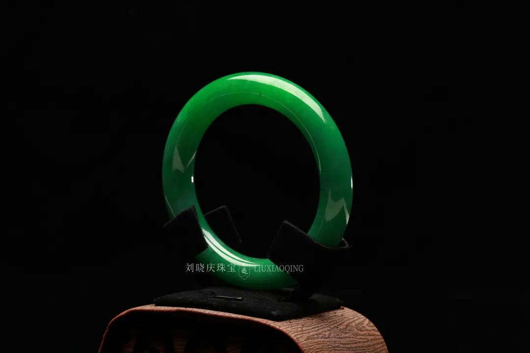 刘晓庆为什么喜欢收藏翡翠,刘晓庆哪些翡翠现在升值了