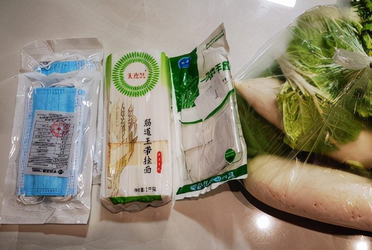 隔离不隔爱隔离点上的温暖与坚守,隔离不隔爱湖北